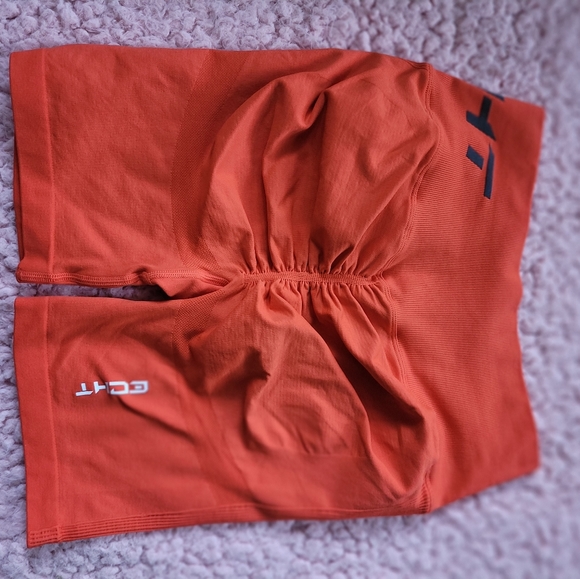 Echt Shorts - Picture 2 of 2